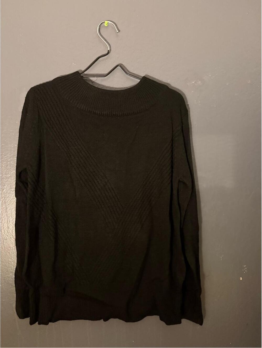 uniq usa Women's Black Pullover Cowl Neck Sweater with Unique Back Design, New w